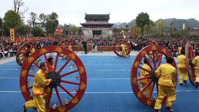 全民TV才子佳人邀你共度中秋TBQ、灵药携美女解说Rita同台亮相【星空体育app下载】(图2) 星空体育APP