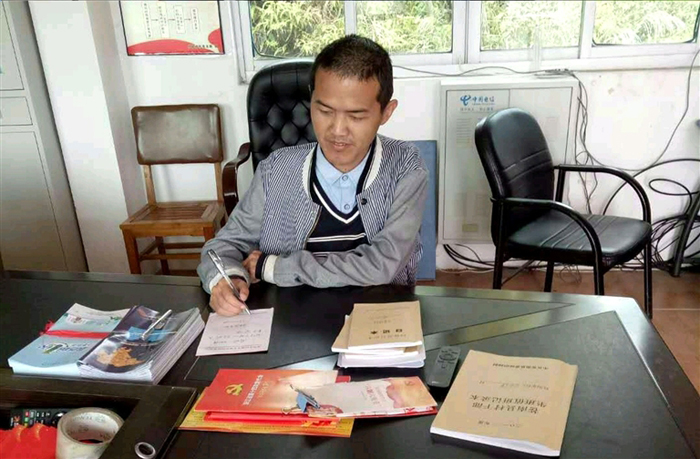 橘右京时隔3年喜提传说,赵云时隔3年喜提典藏,而他开黑节新皮炫酷炸裂!【星空体育APP】(图1) 星空体育APP网站