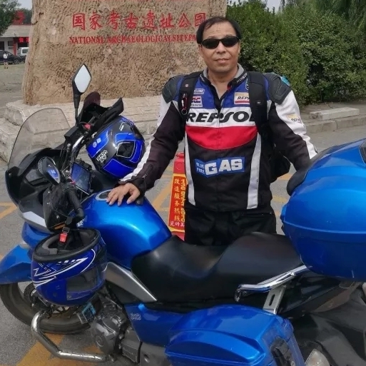 星空体育APP:上海静安区检查节前大型人员密集场所消防安全(图1) 星空体育APP